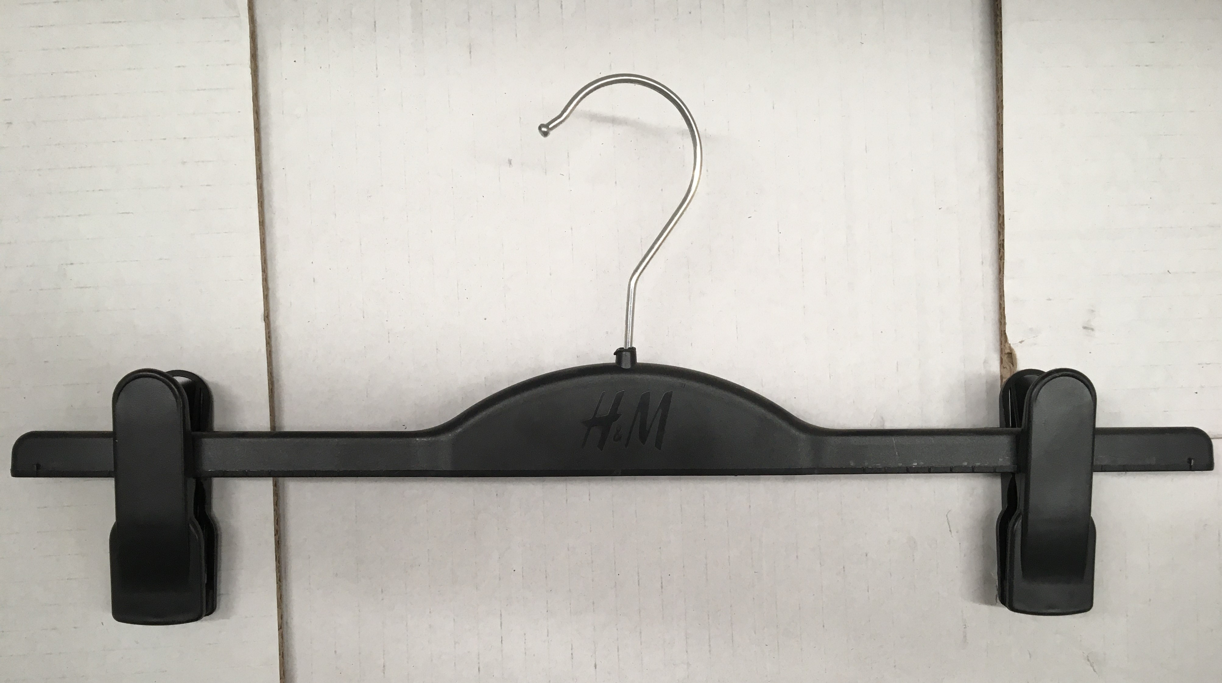 Carton HA21 Clip Hanger, Black