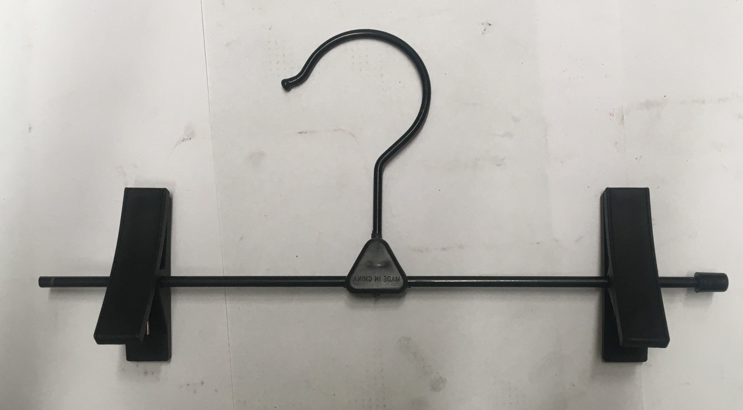 Carton 11-79AB-5 Shirt Hanger 2 Clips, Black