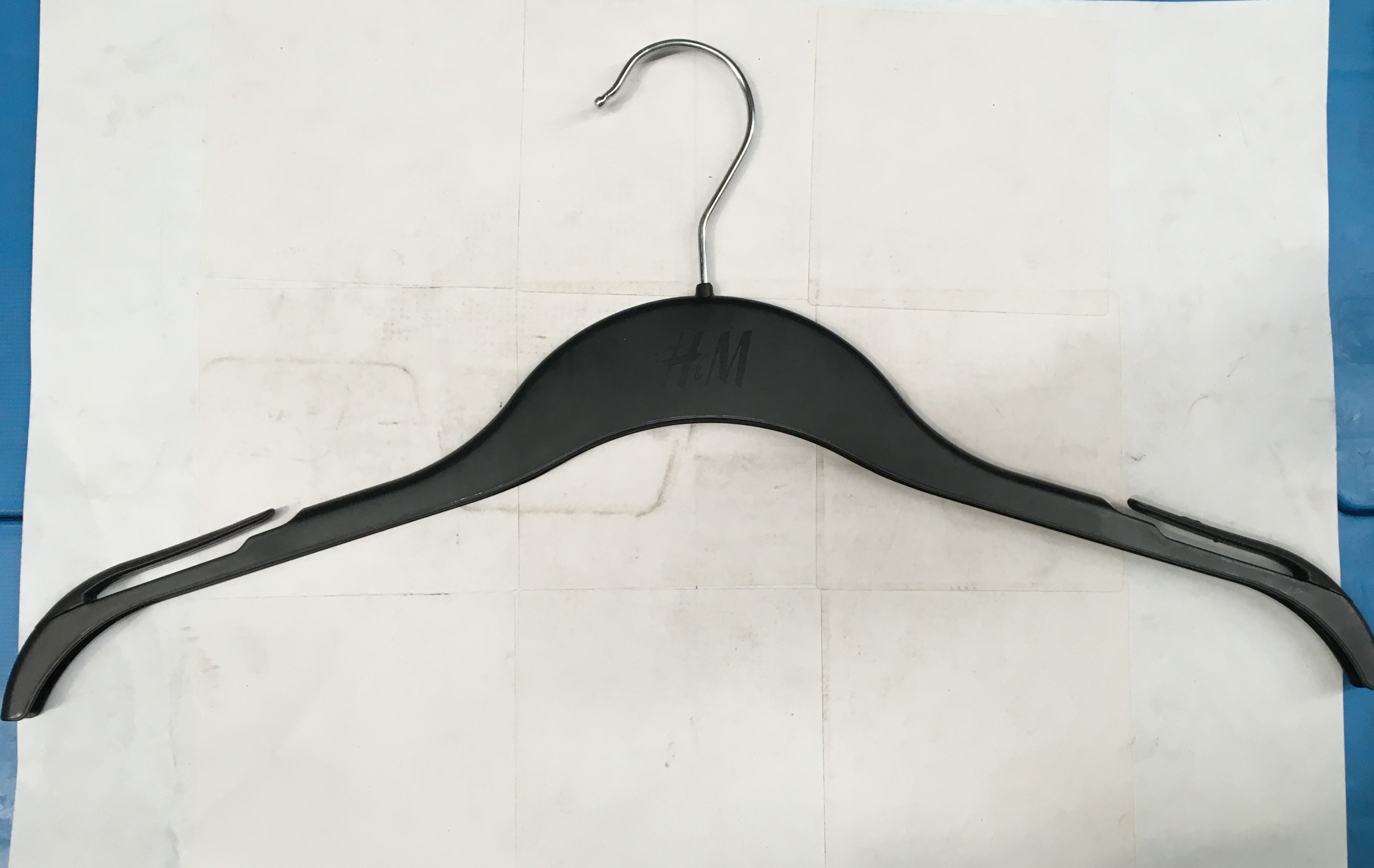 Carton HA02 Shirt Hanger, Adult