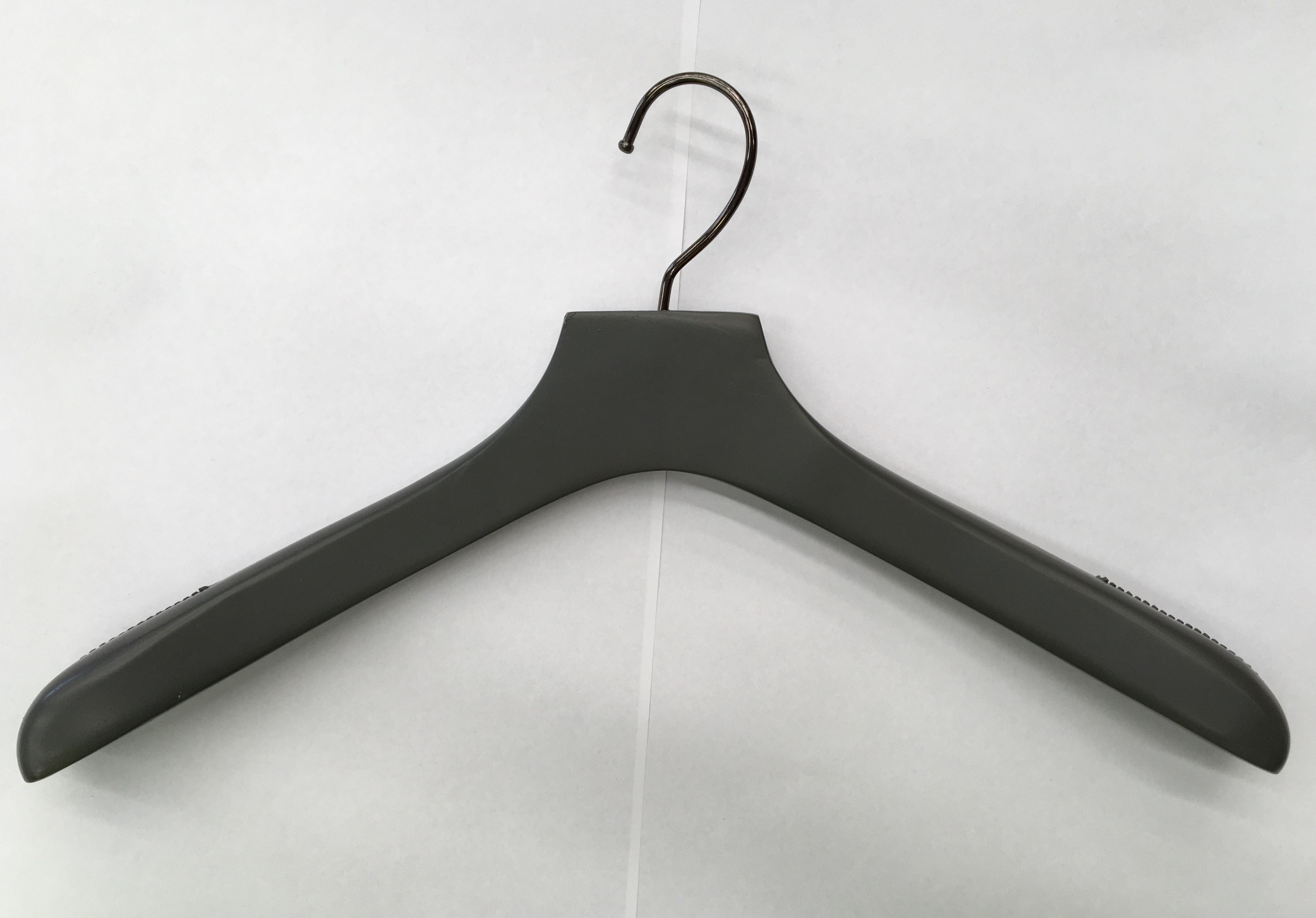 Carton COS43JRG Grey Jacket Hanger w. Rubberized Shoulders