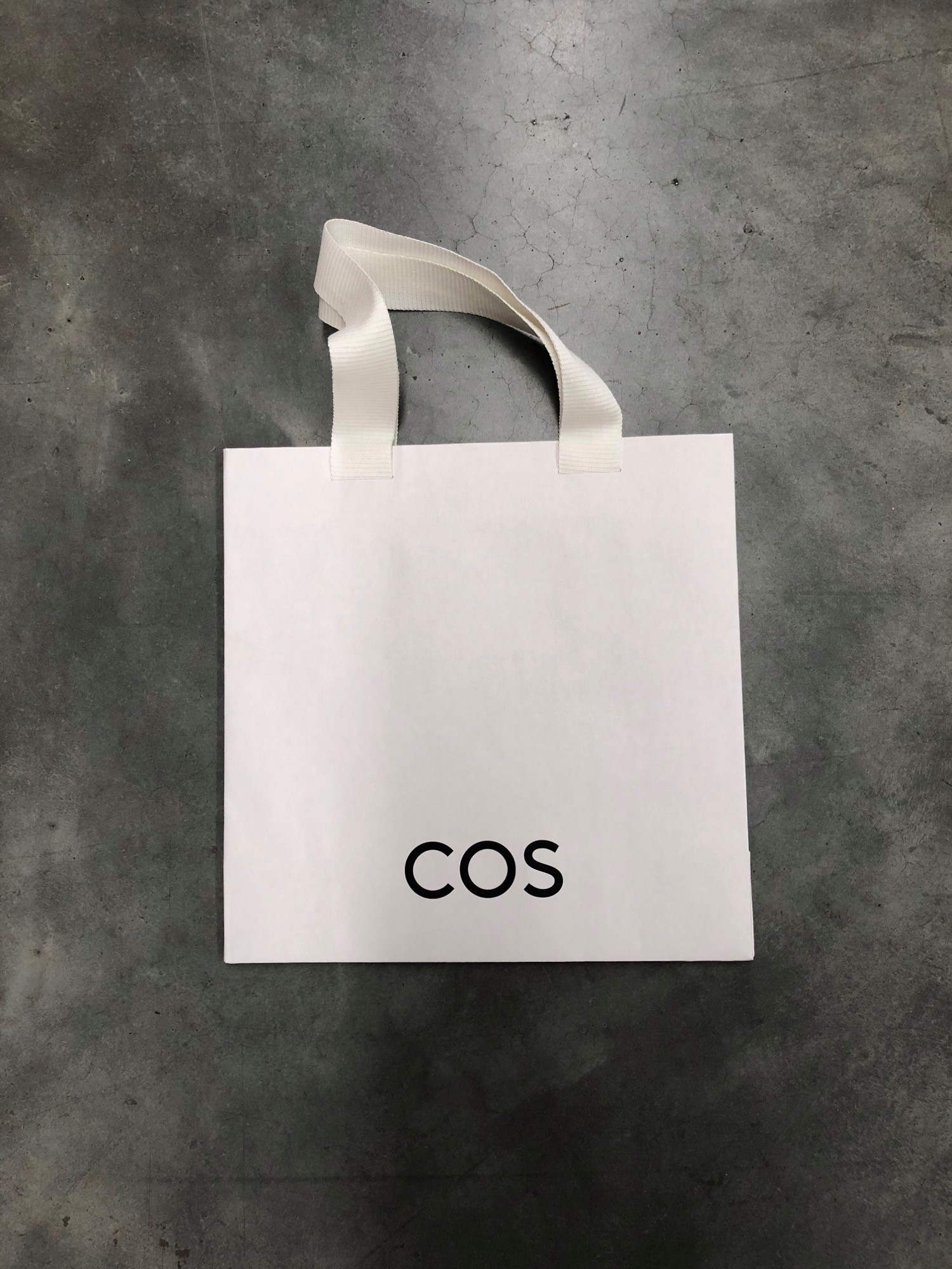 COS CARRIER BAGS WHITE SMALL